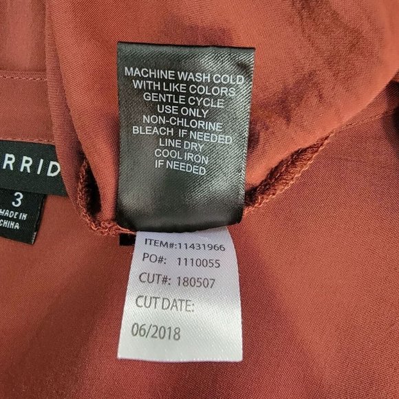 Torrid Top Plus Size 3X Rust Red Pockets Lightweight V-Neck Sleeveless Casual - Picture 6 of 6